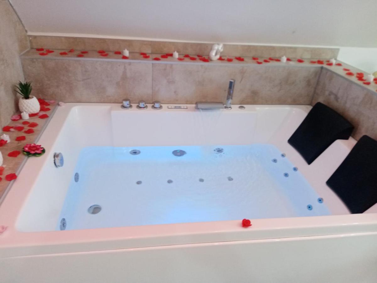 Studio Jacuzzi Au Centre Colmar Exterior foto